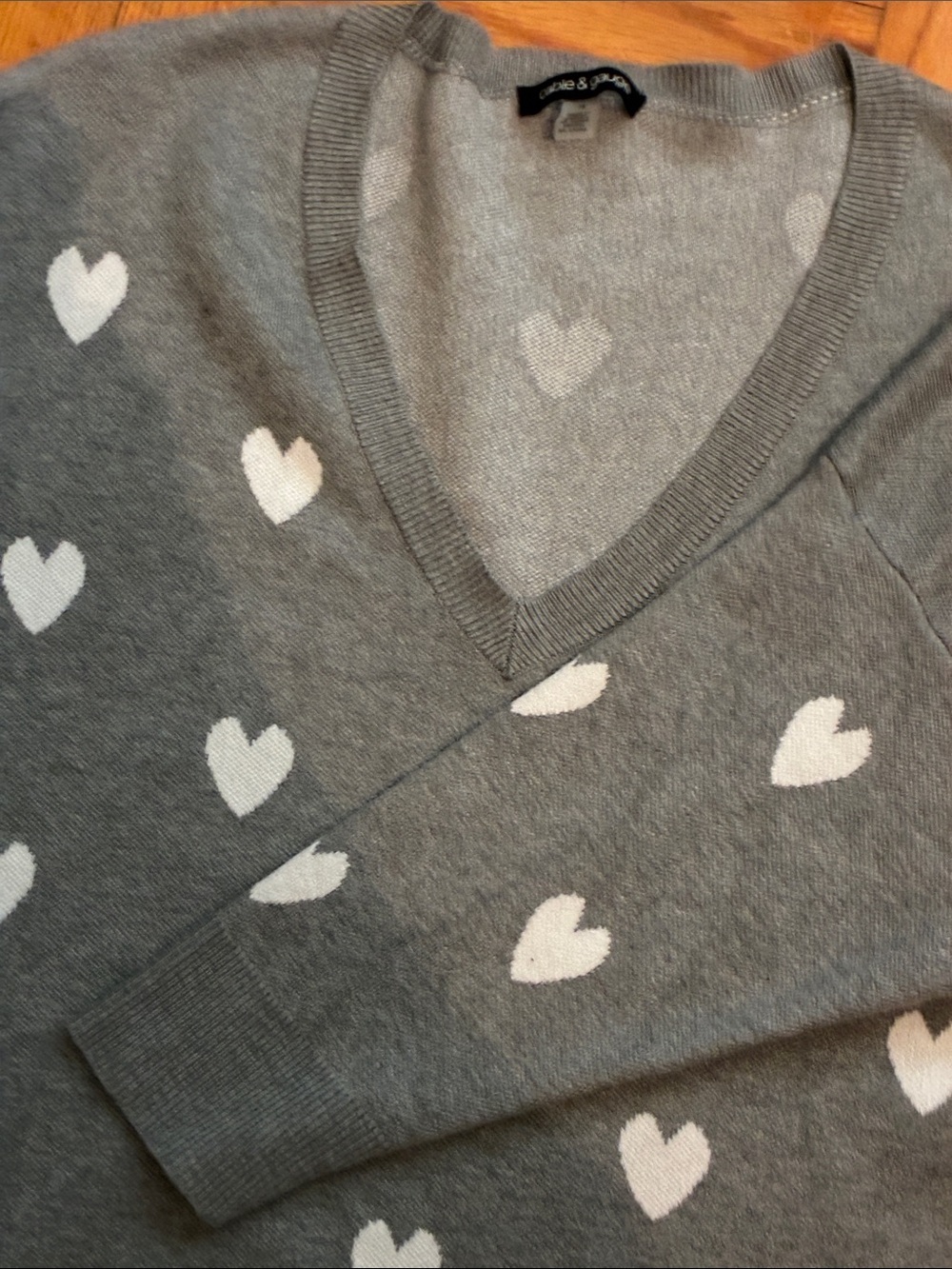 Cable & Gauge, Women’s 1X, Grey Sweater with White Hearts